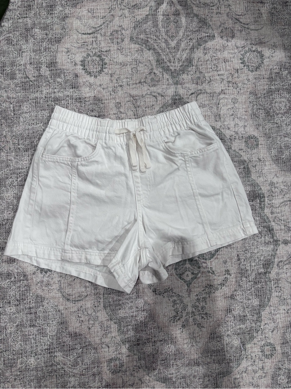 Universal Thread Denim White Shorts size Small